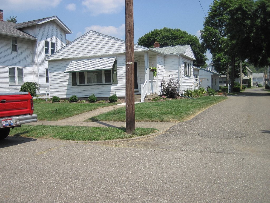 013-Bob & Maxine Mitchell's house.jpg